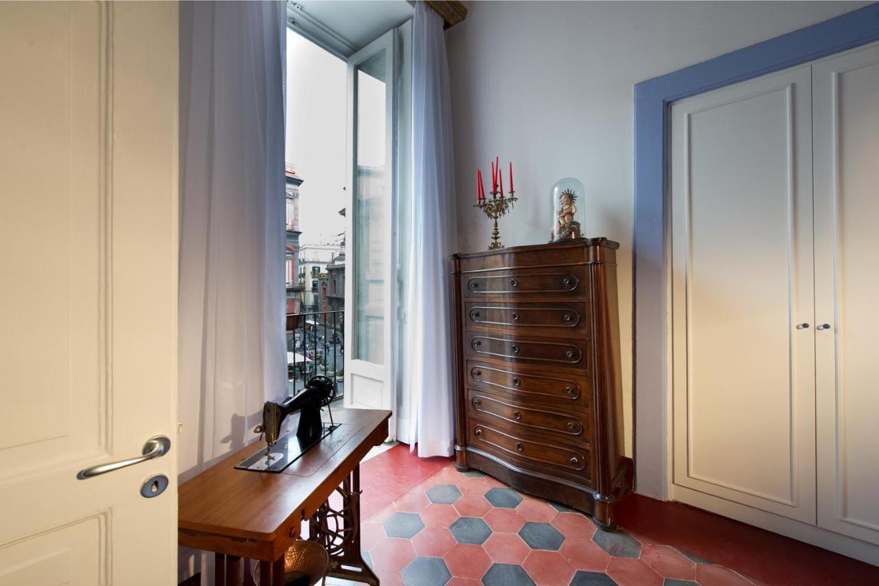 Appartement Domus Decumana à Naples Extérieur photo