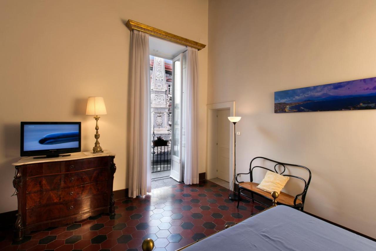 Appartement Domus Decumana à Naples Extérieur photo